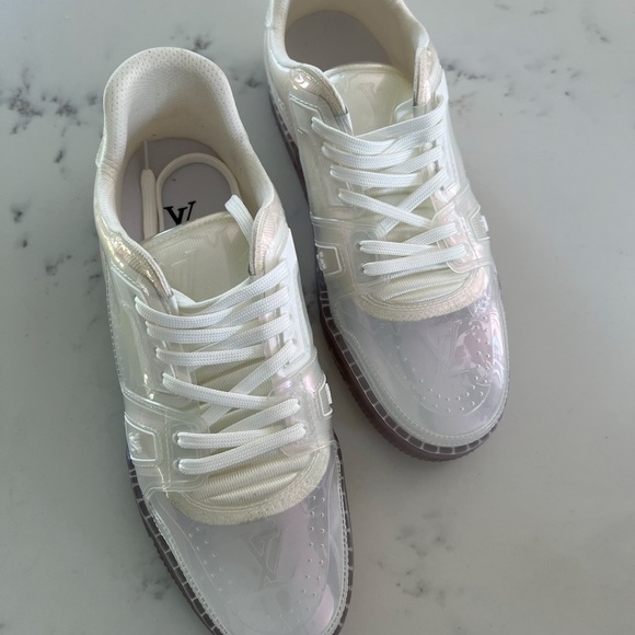 Louis Vuitton Clear
Trainers - Picture 10 of 11
